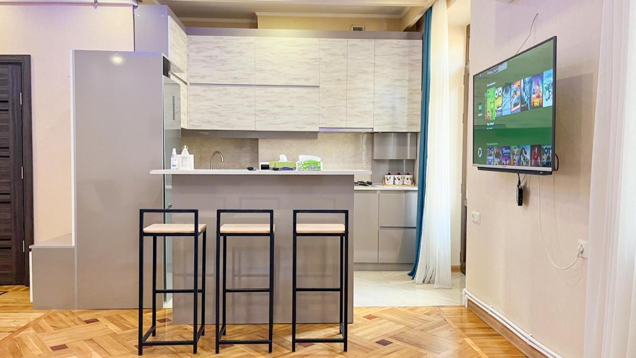 Комфортная И Спокойная Квартира Erevan Exterior foto